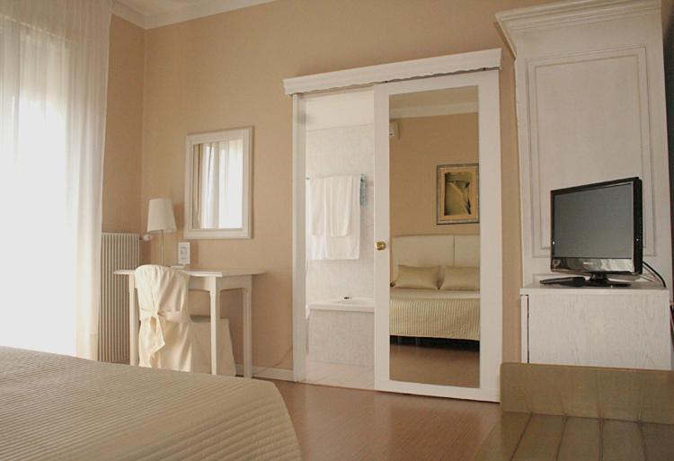 Hotel Positano Bassano del Grappa Bagian luar foto